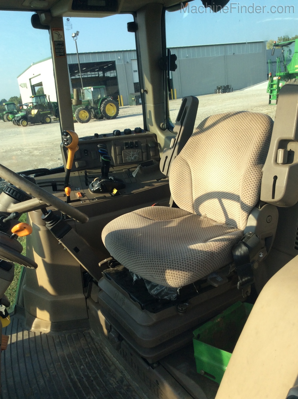2016 John Deere 6110M Image 7