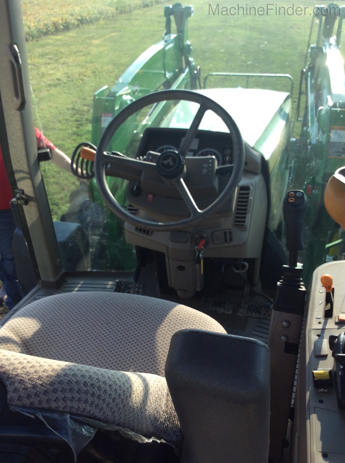 2016 John Deere 6110M Image 8