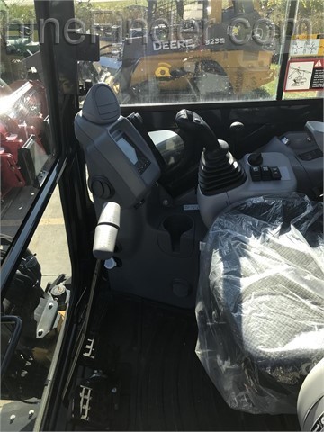 2020 John Deere 35G CAB Image 6