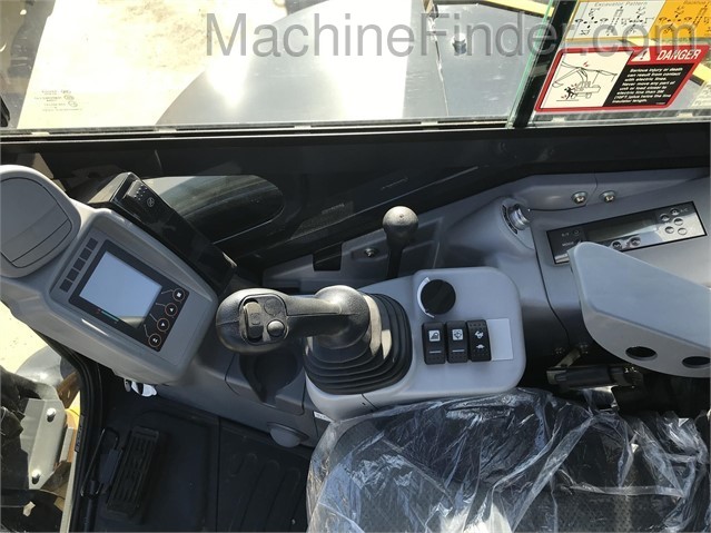 2020 John Deere 35G CAB Image 7