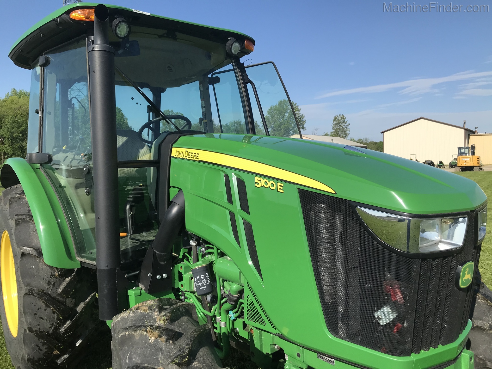2018 John Deere 5100E Image 6