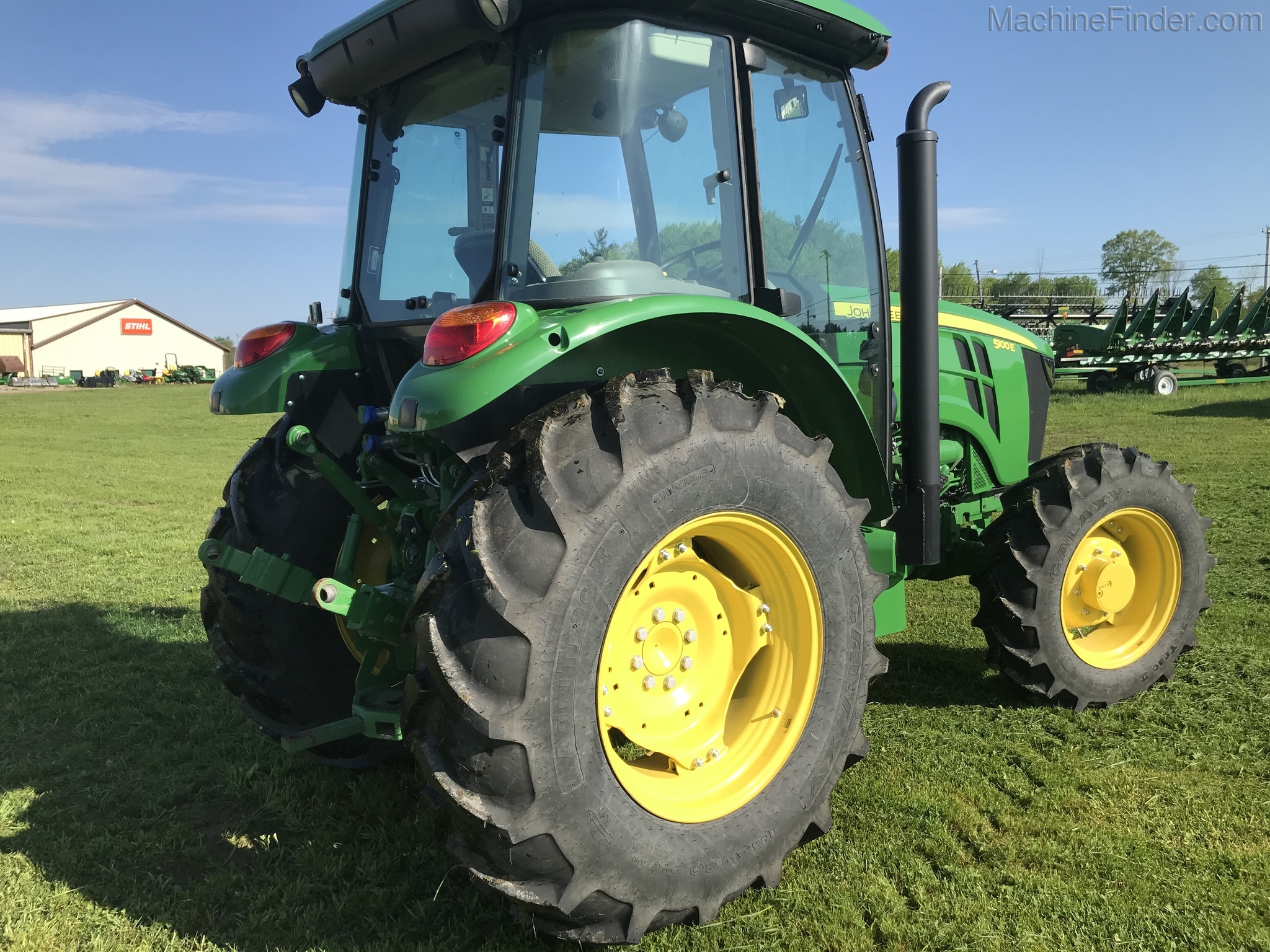 2018 John Deere 5100E Image 5
