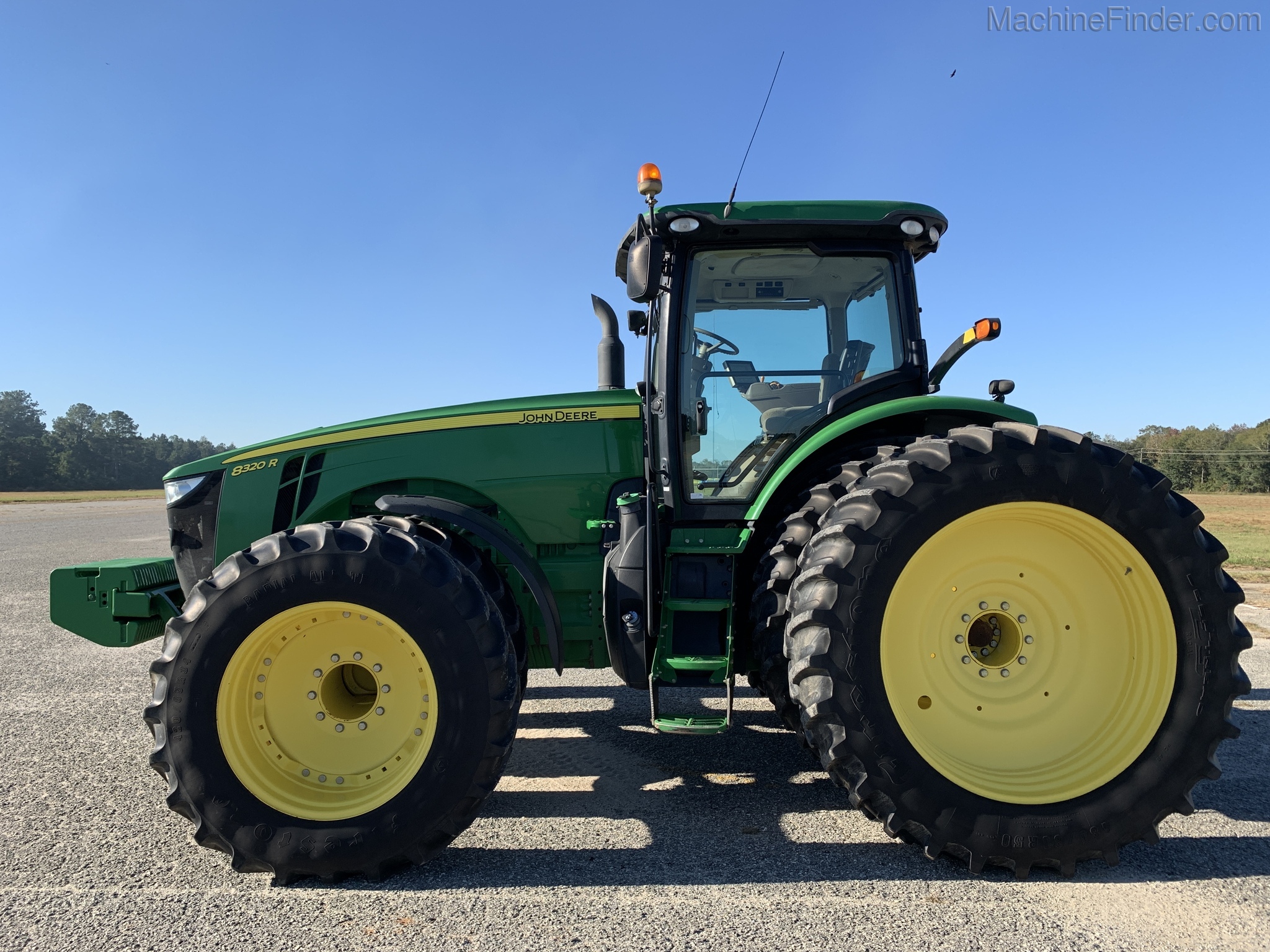 2014 John Deere 8320R Image 3
