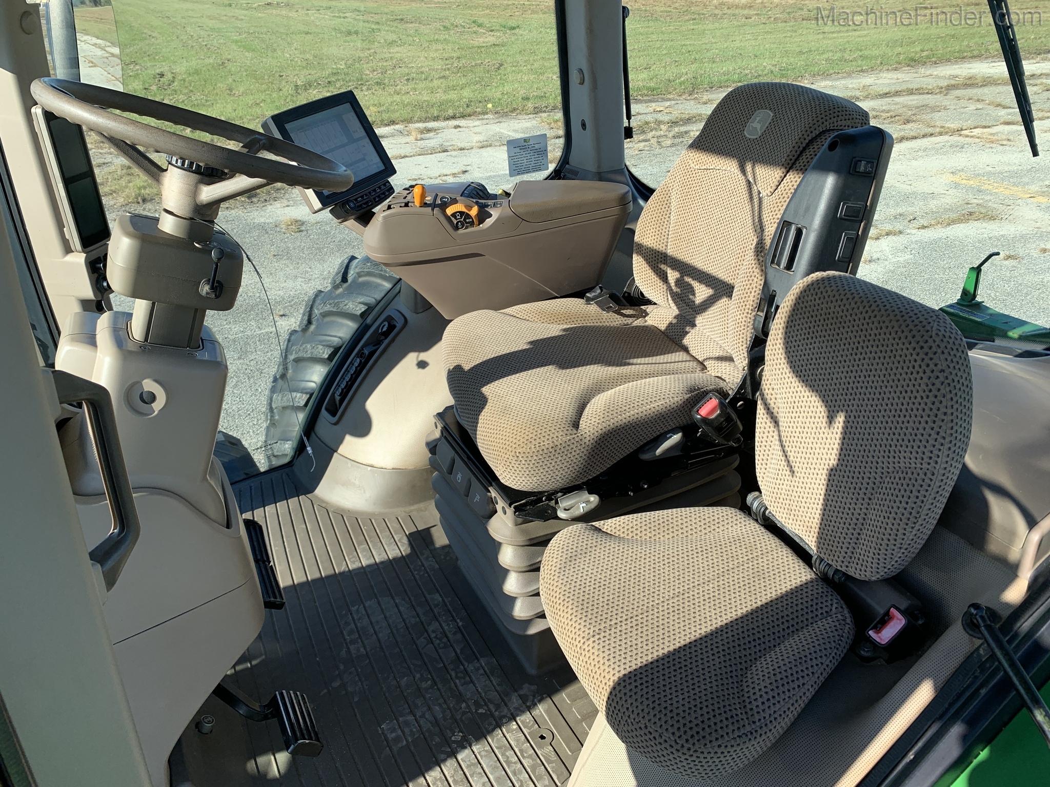 2014 John Deere 8320R Image 8