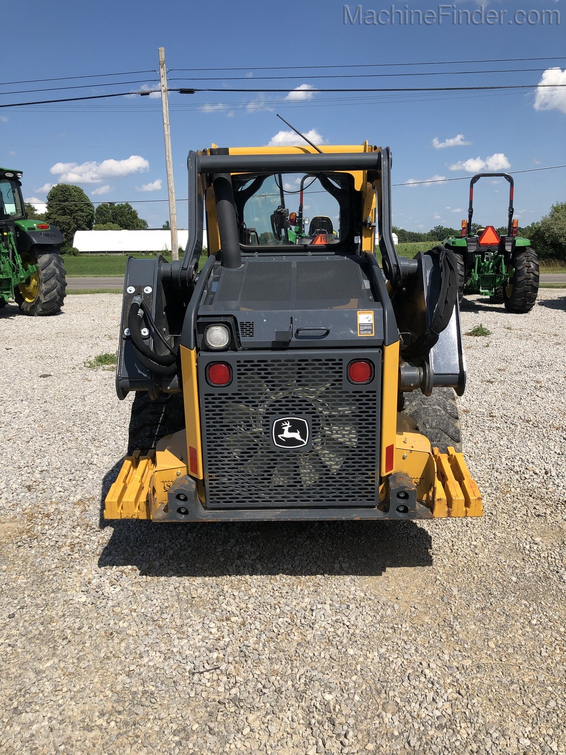 2017 John Deere 324E Image 6
