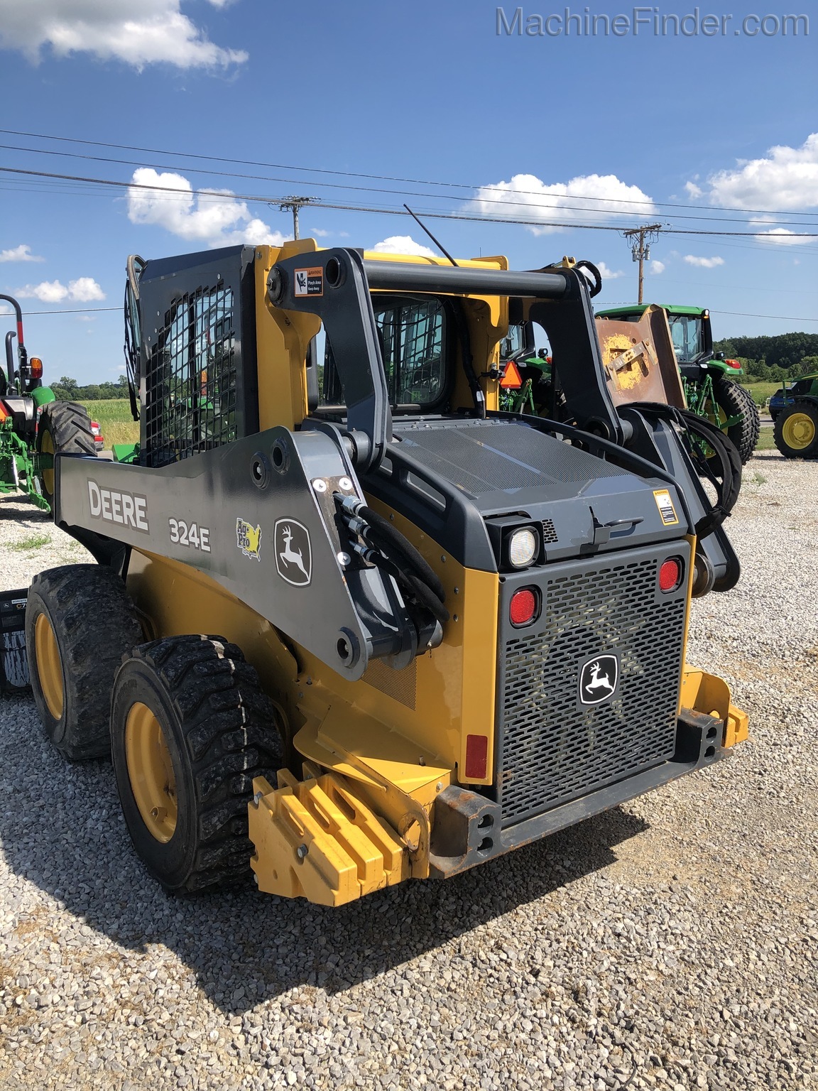 2017 John Deere 324E Image 7