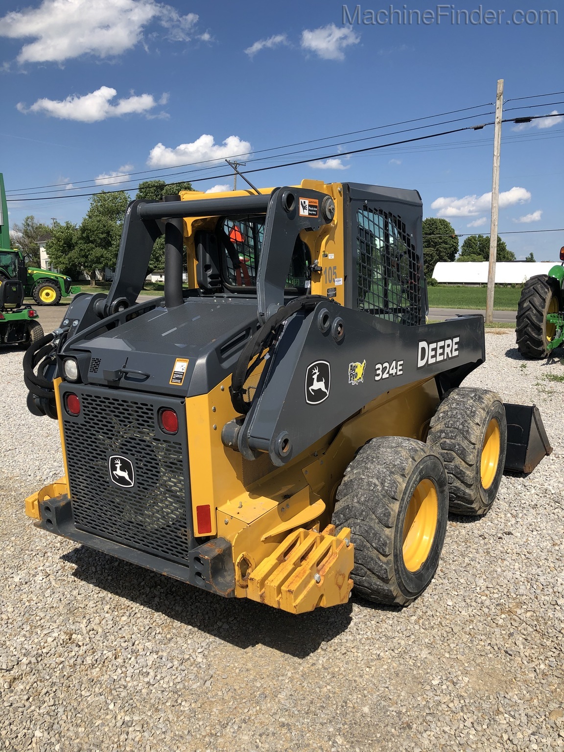 2017 John Deere 324E Image 8