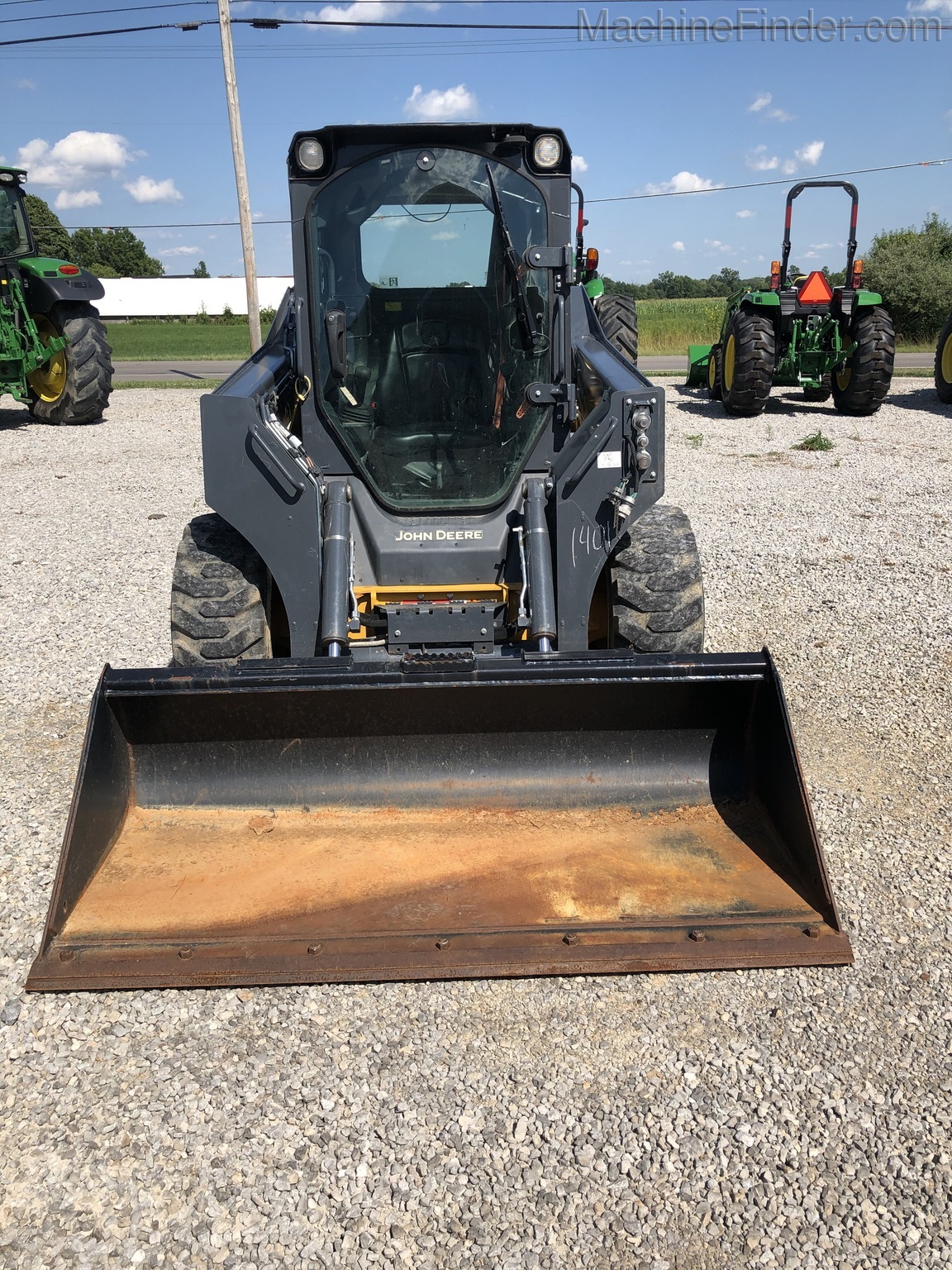 2017 John Deere 324E Image 4