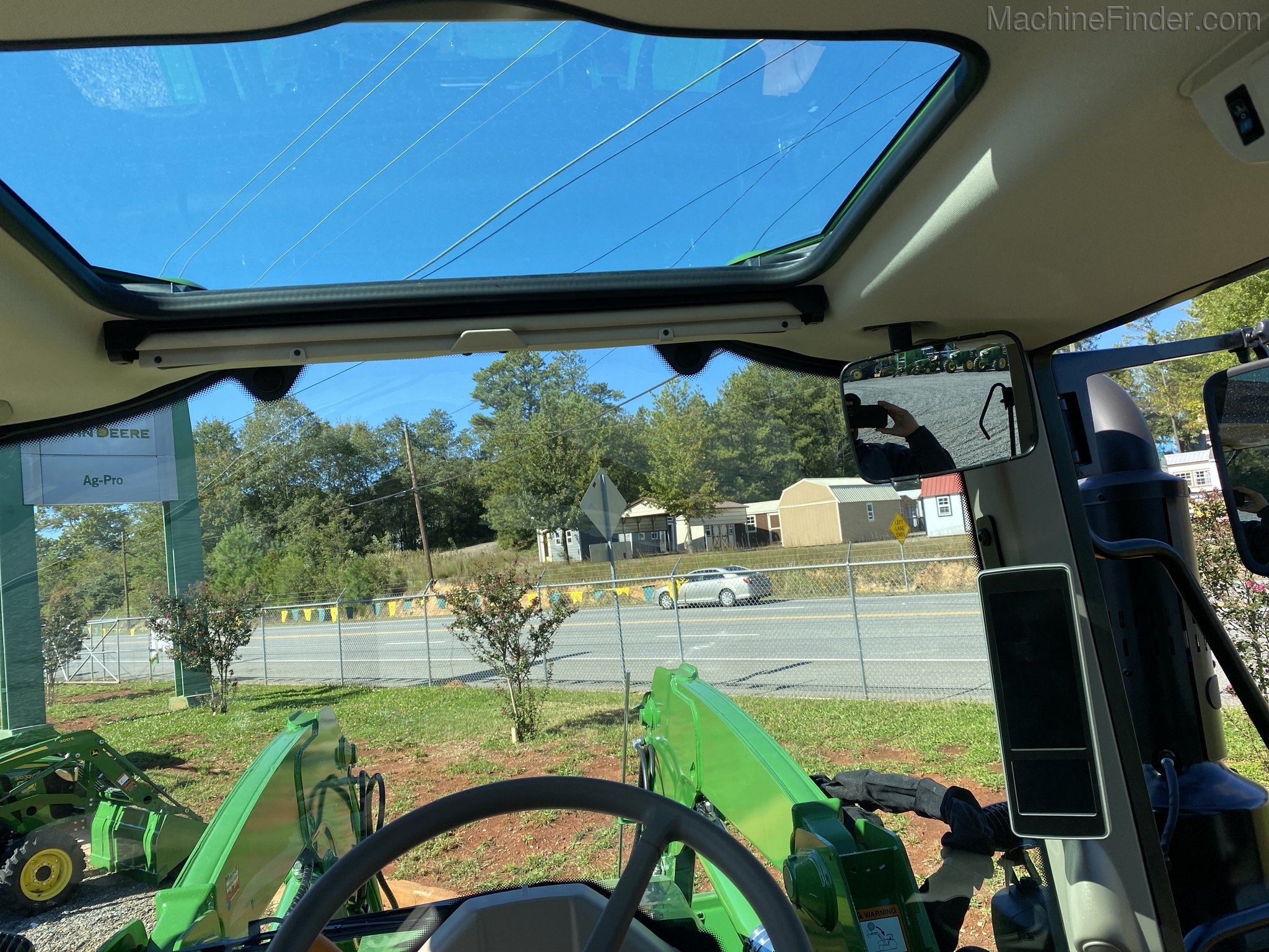 2020 John Deere 6120M Image 5