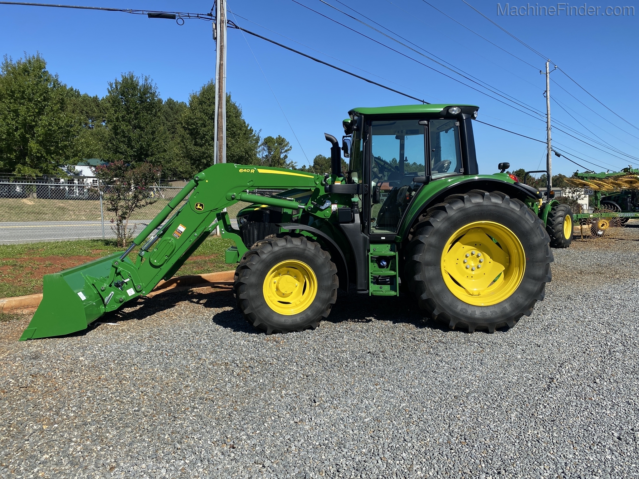 2020 John Deere 6120M Image 2