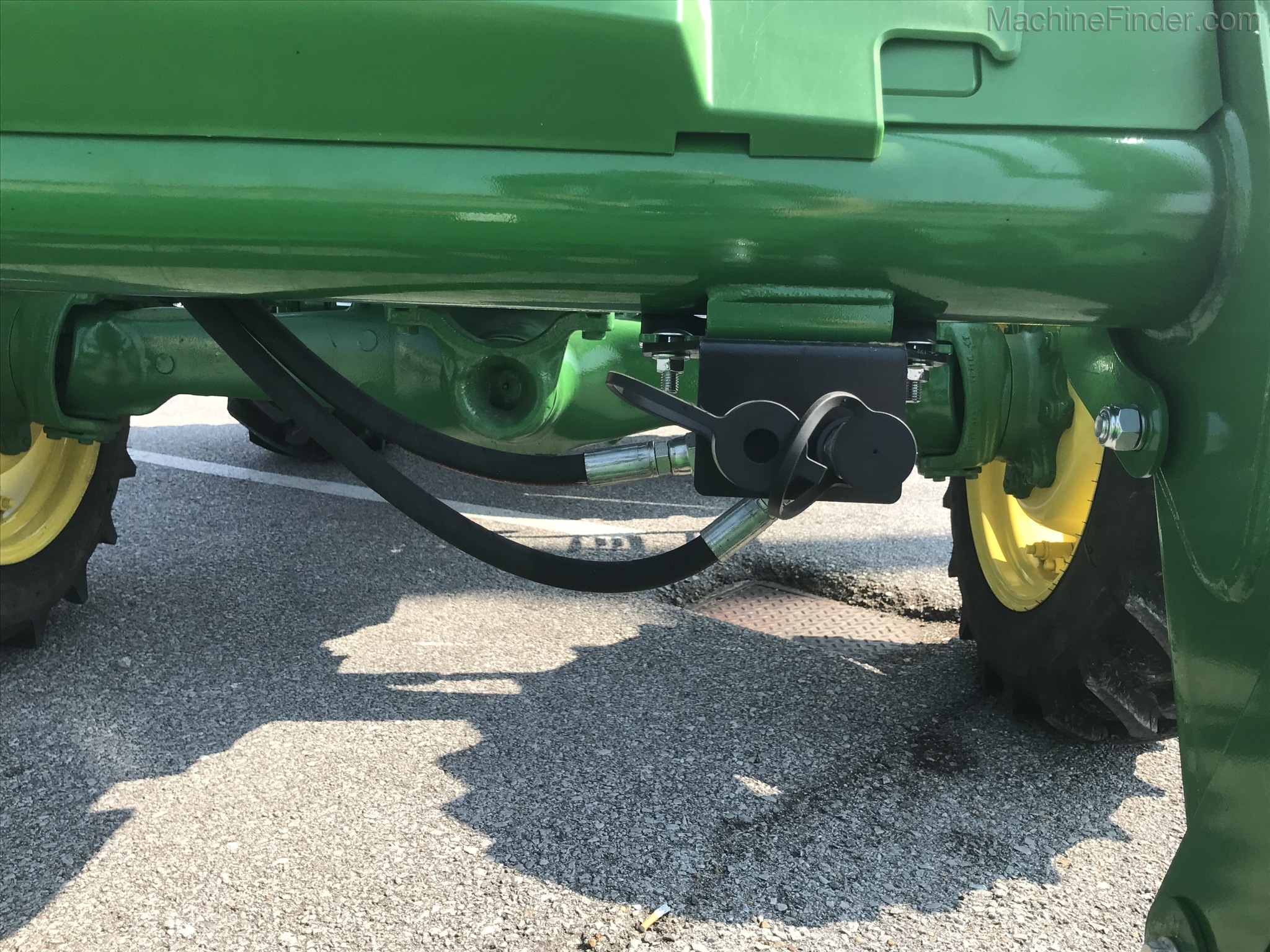 2020 John Deere 5045E Image 10