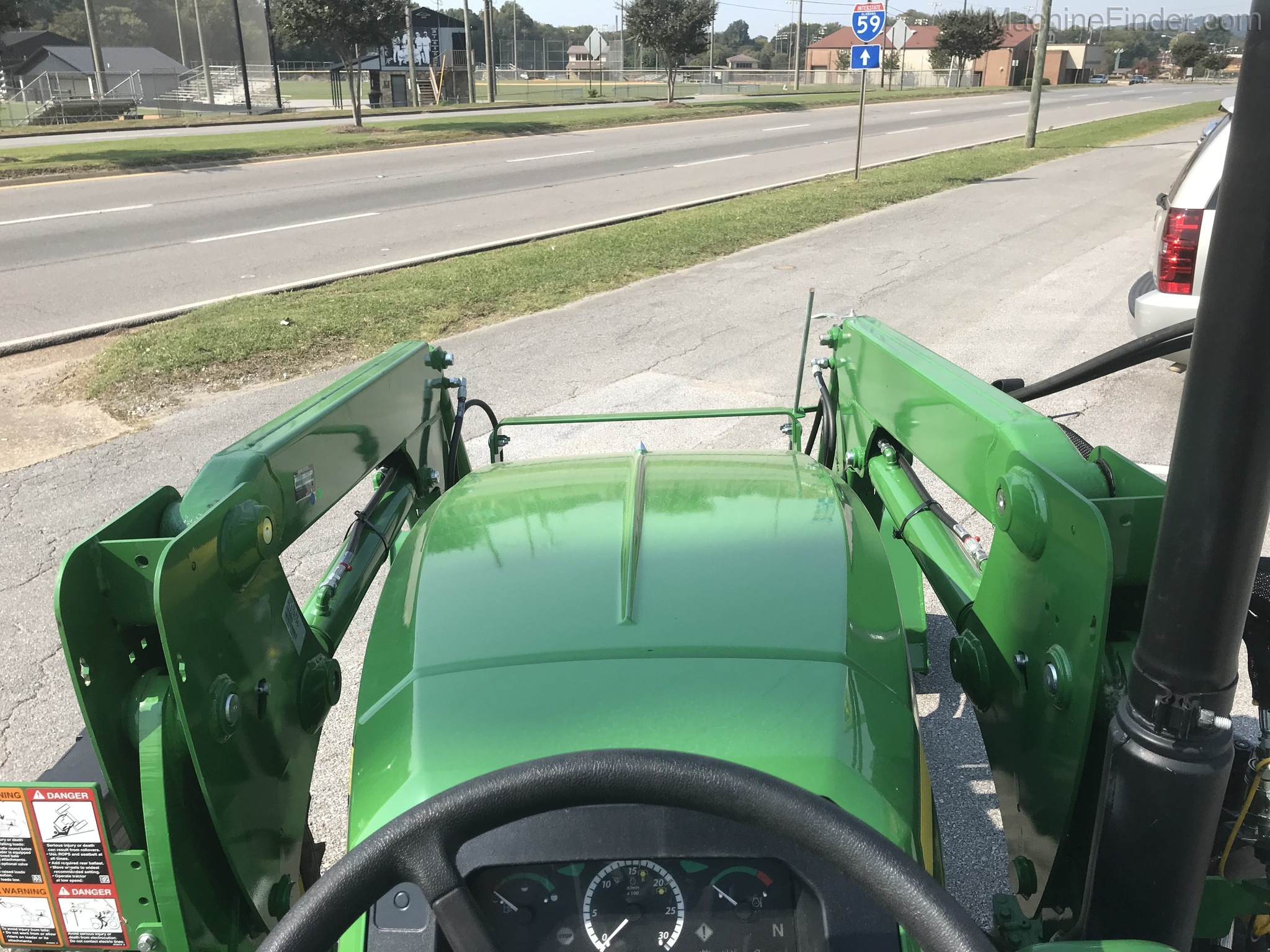 2020 John Deere 5045E Image 14