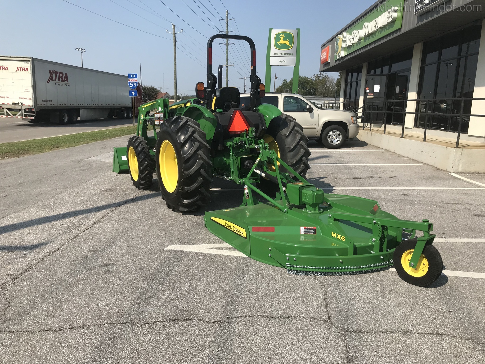 2020 John Deere 5045E Image 6