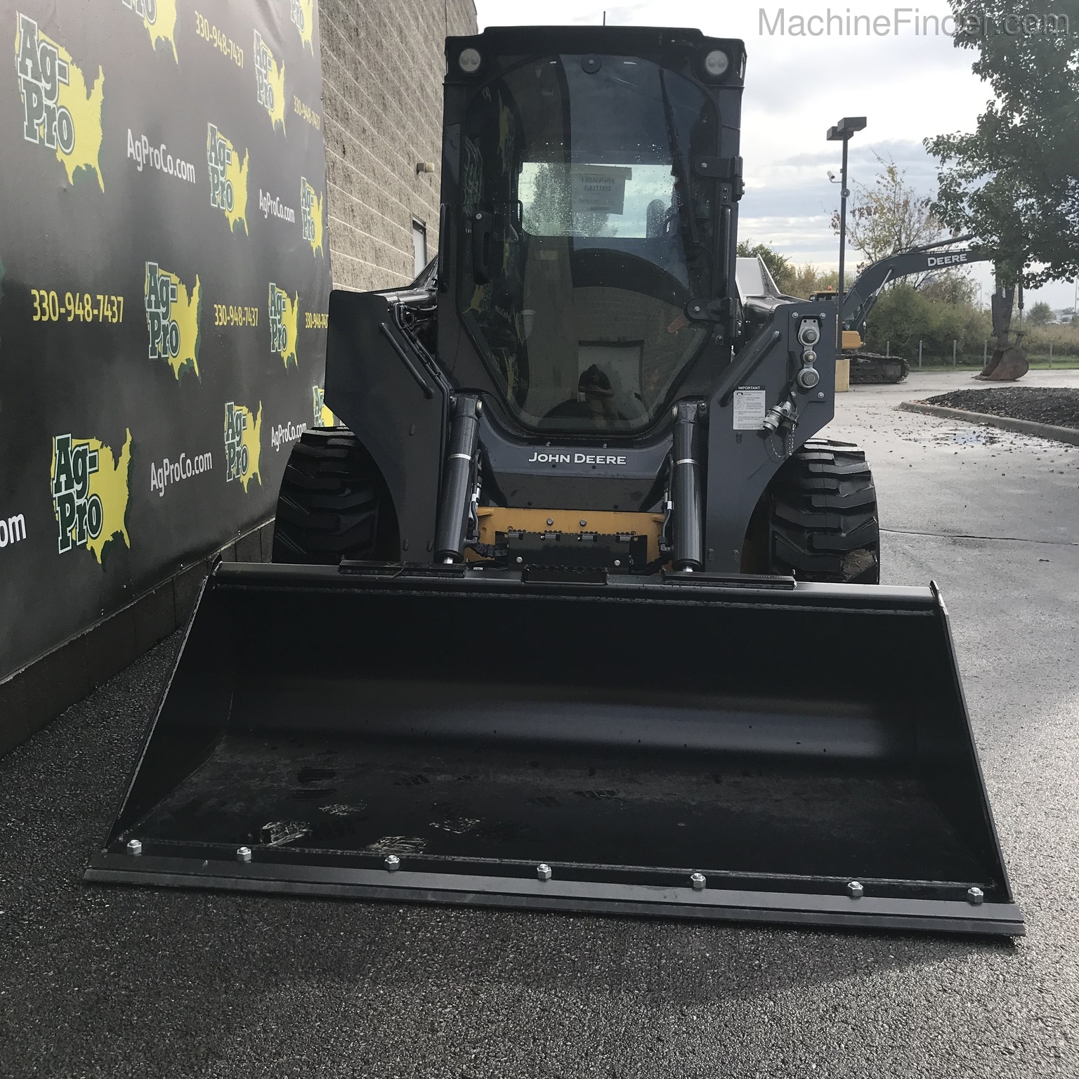 2020 John Deere 324G Image 4