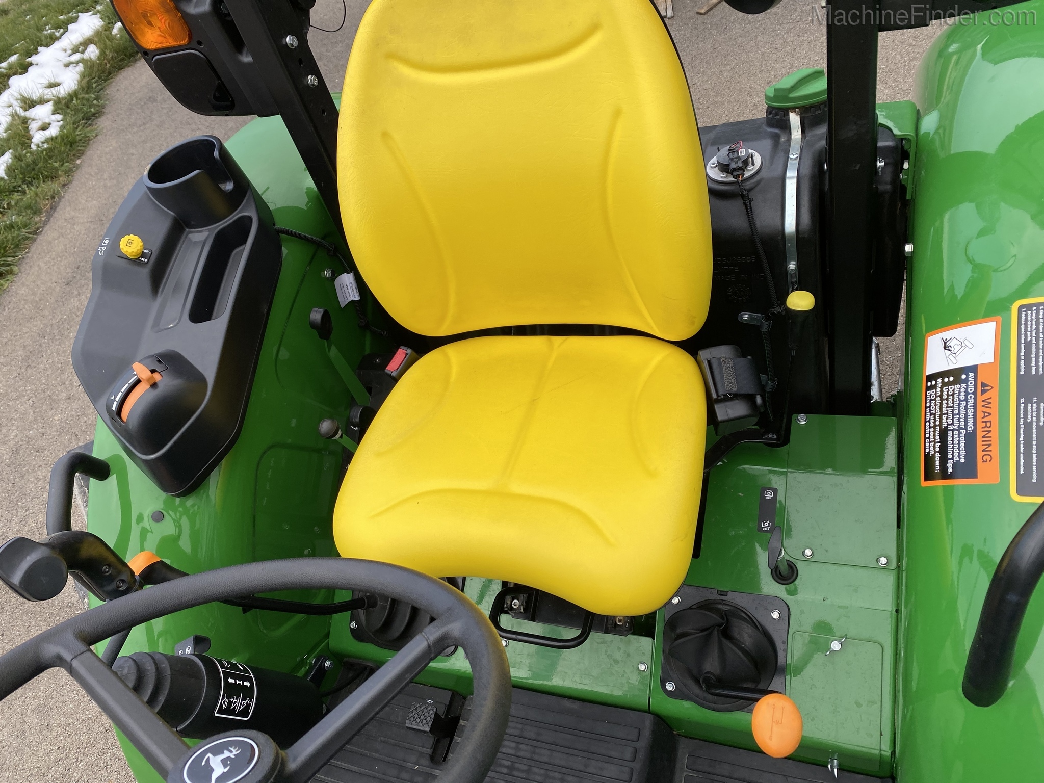 2019 John Deere 5075E Image 6