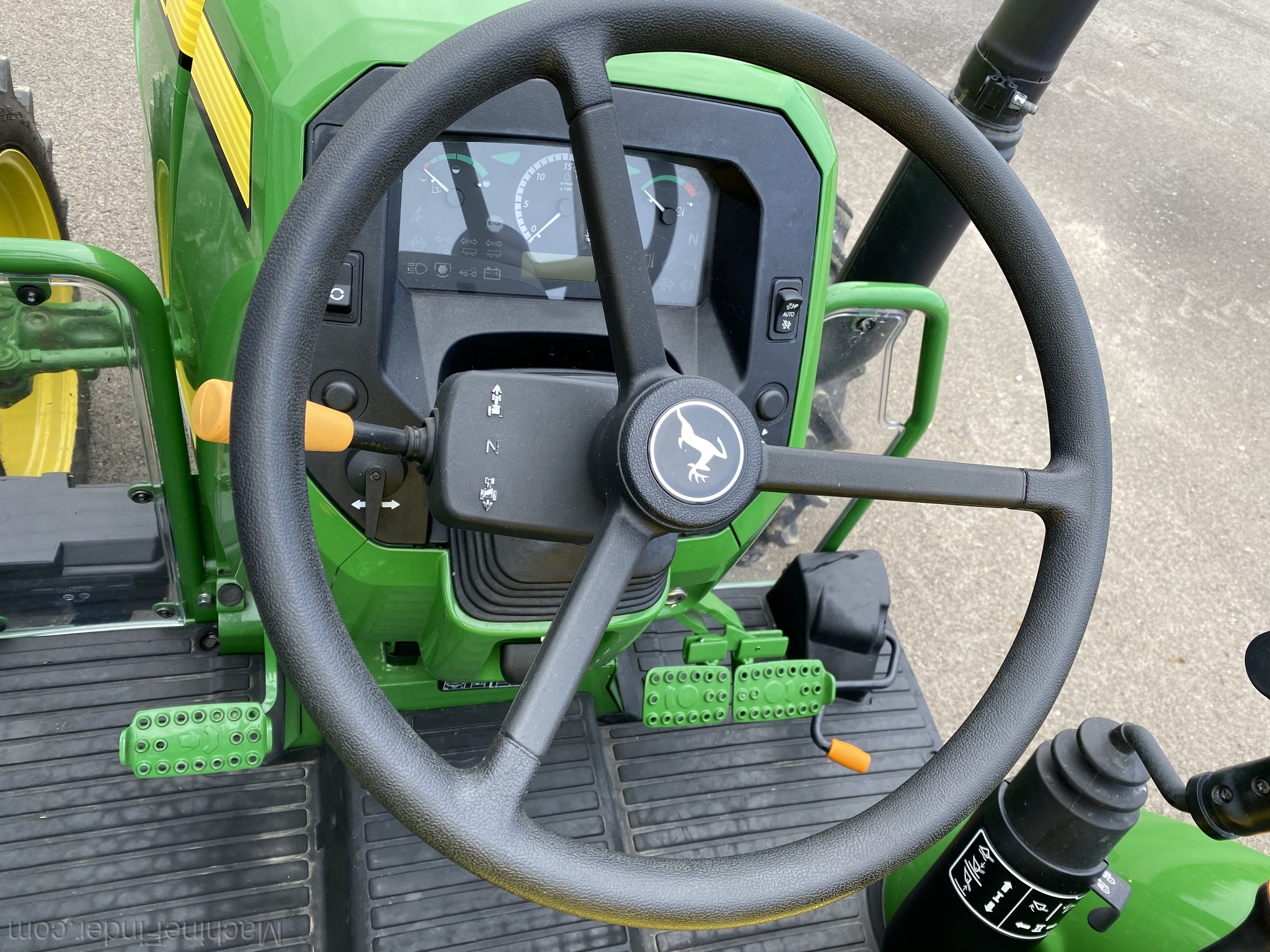 2019 John Deere 5075E Image 7
