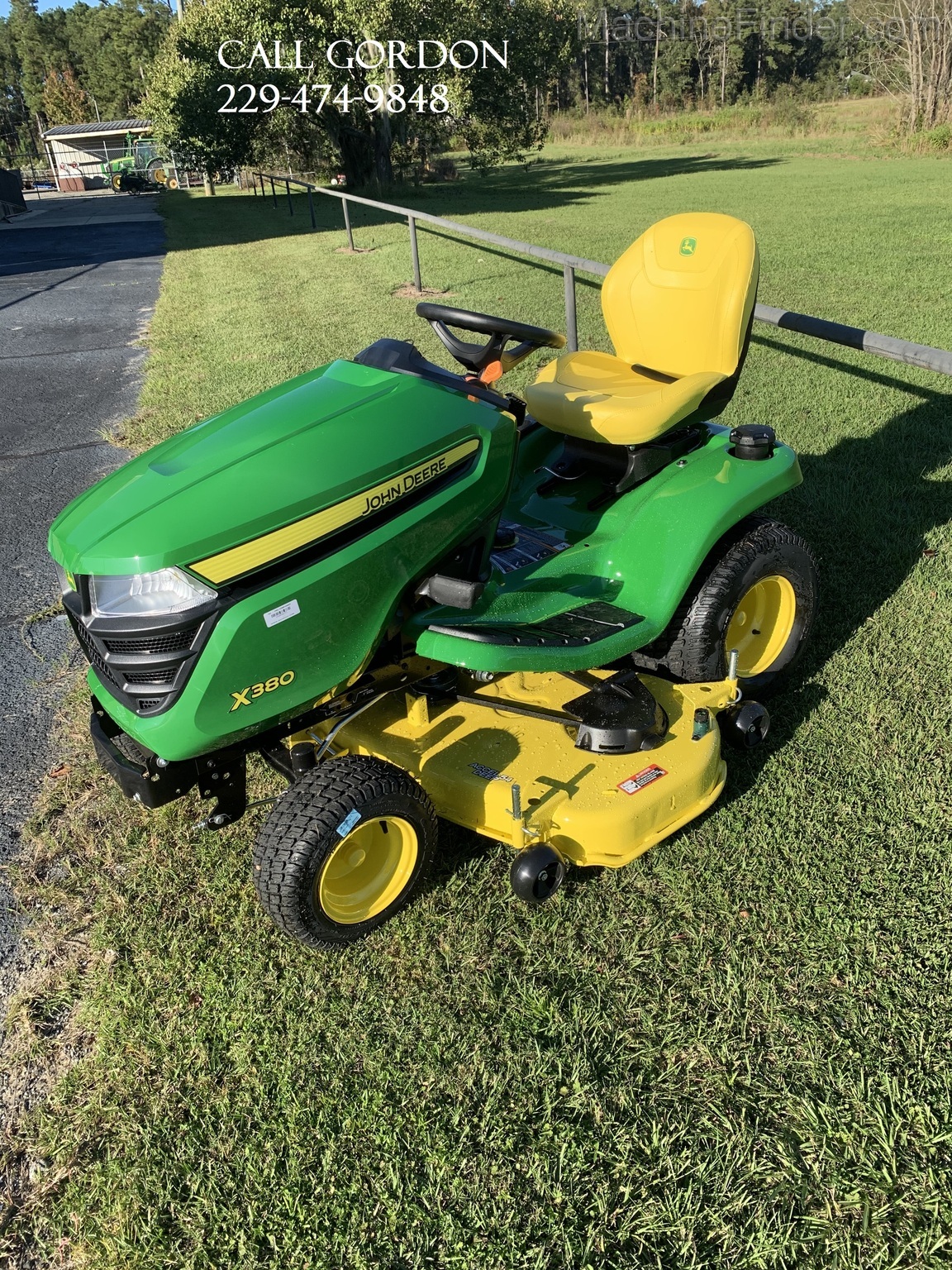 2020 John Deere X380 Image 2
