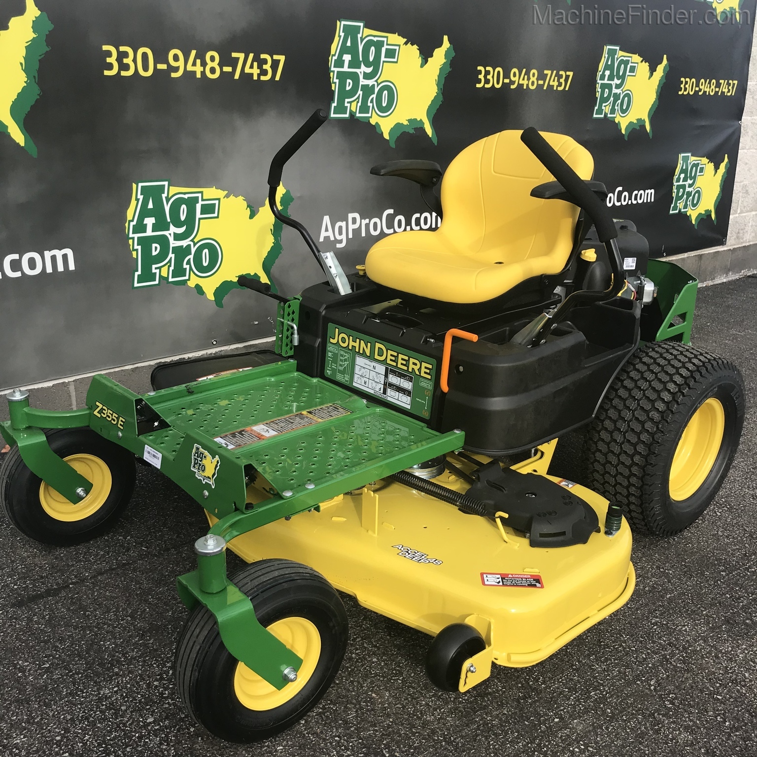 2021 John Deere Z355E Image 3