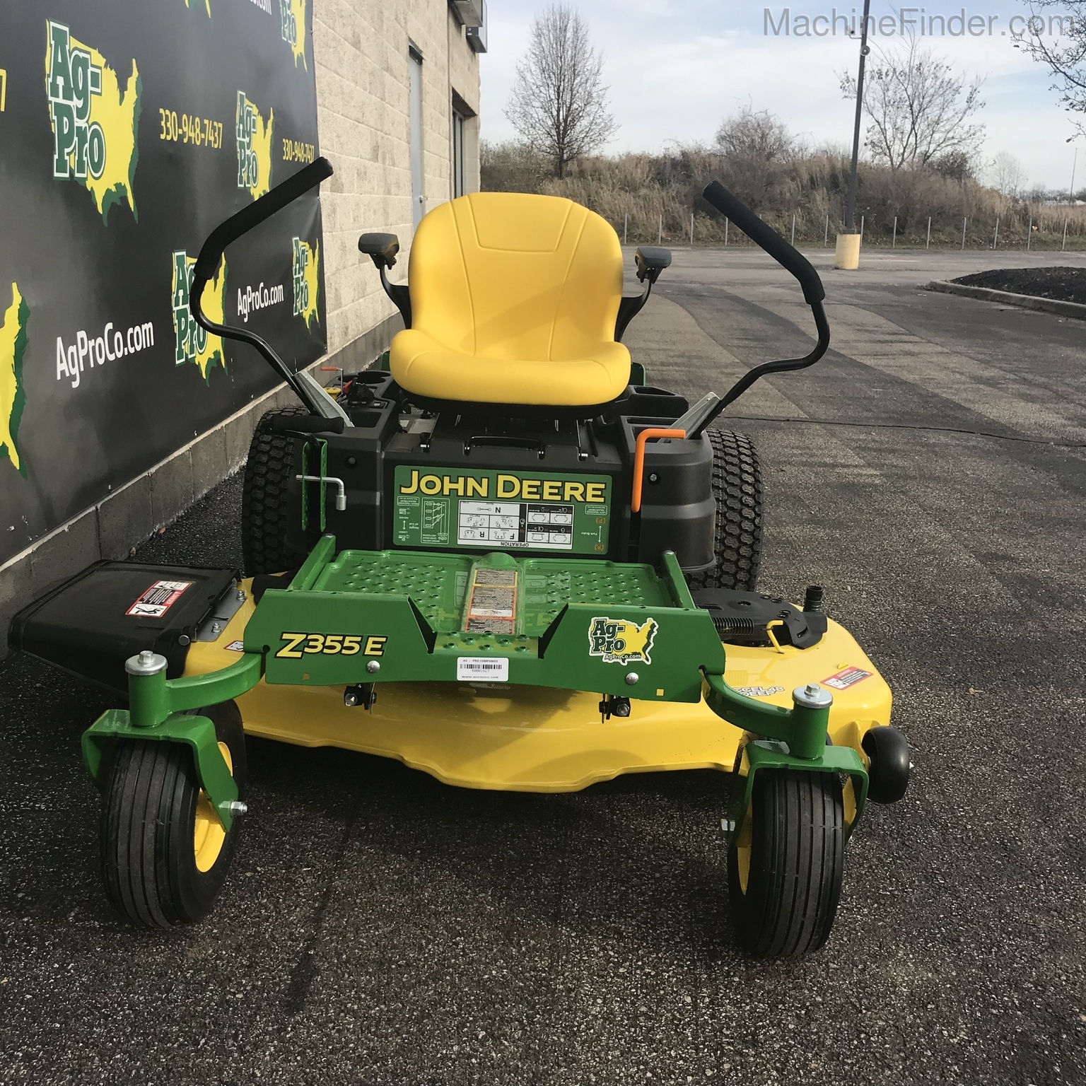 2021 John Deere Z355E Image 4