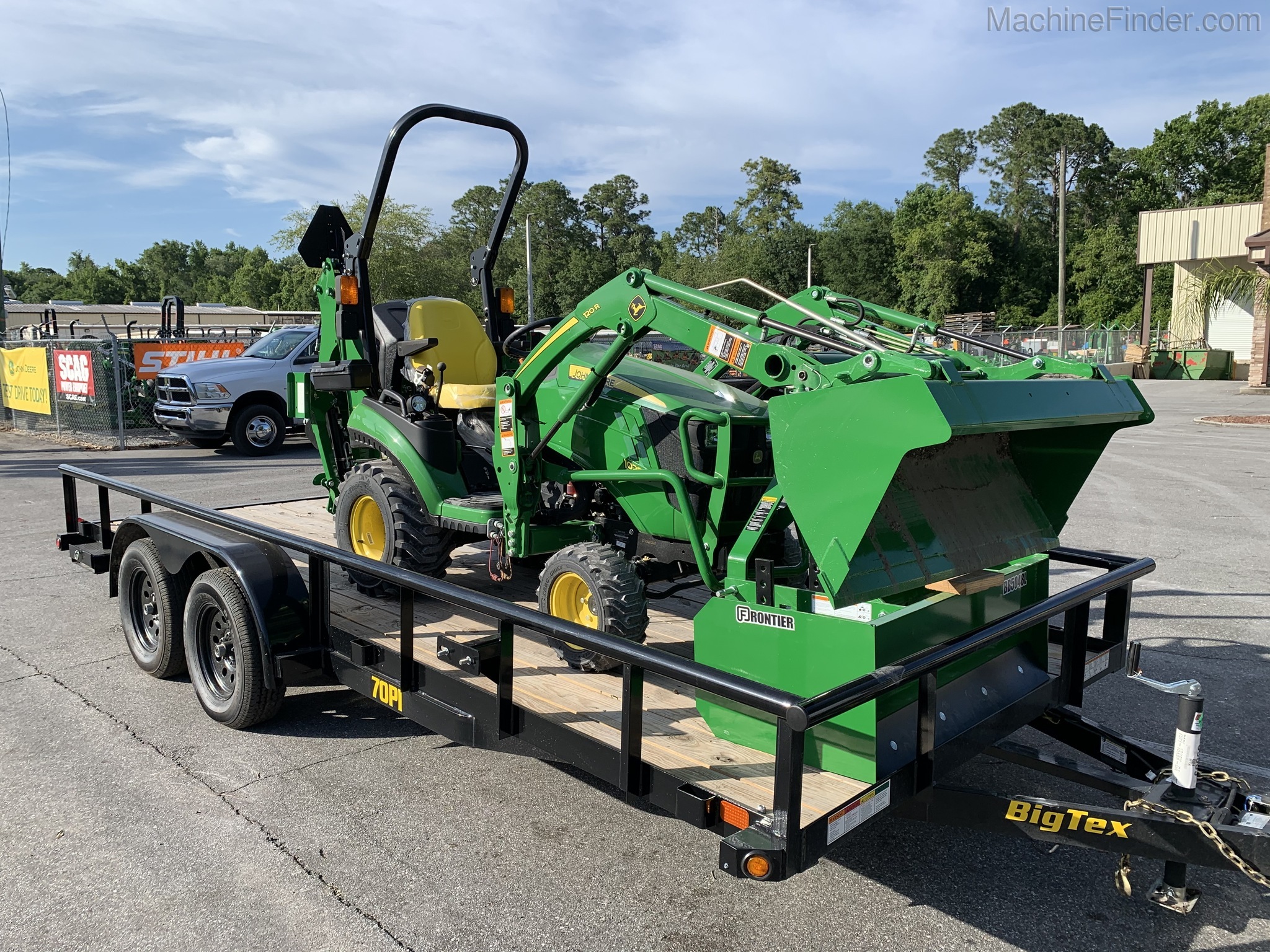 2020 John Deere 1025R Image 1