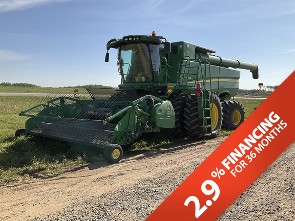 Photo of a 2015 John Deere S690