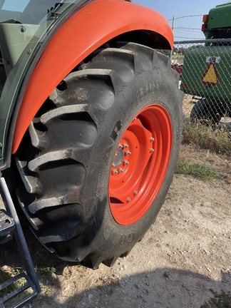 Kubota M7060 Image 4