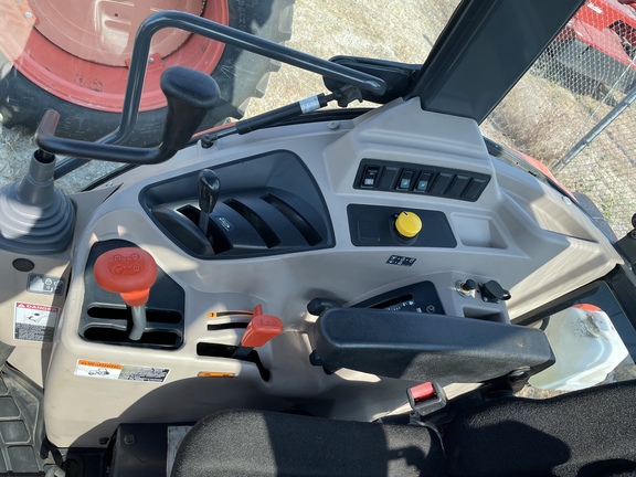 Kubota M7060 Image 8