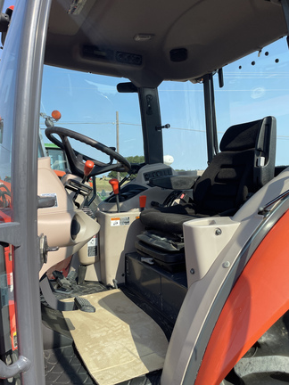 Kubota M7060 Image 5