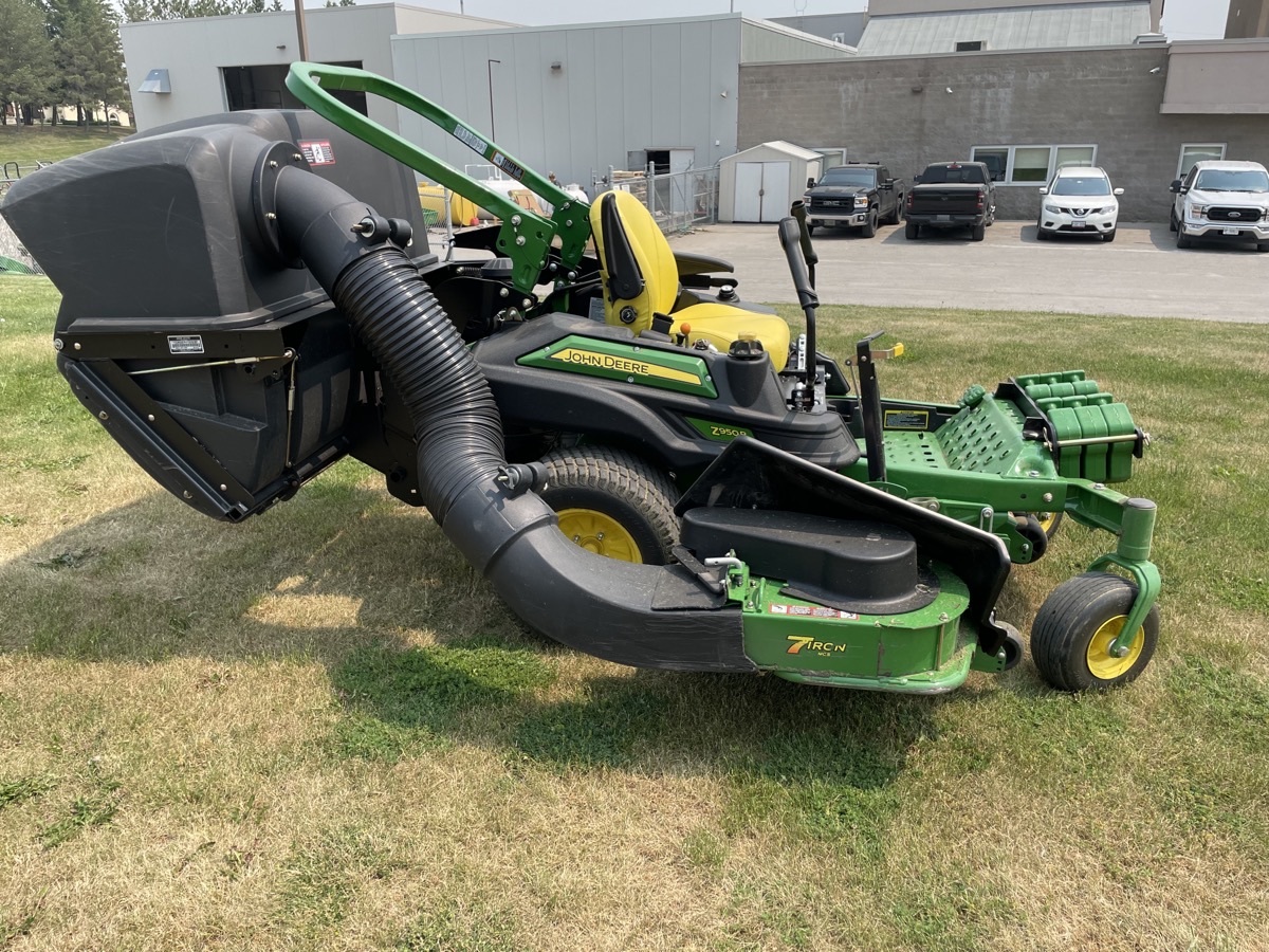 2014 John Deere Z950R Image 1