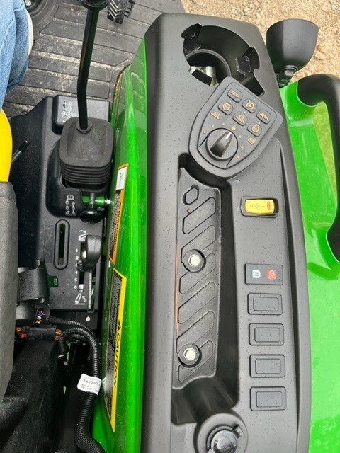 2023 John Deere 4044R Image 5