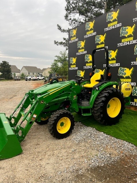 2023 John Deere 4044R Image 3