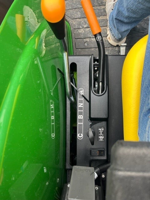 2023 John Deere 4044R Image 6