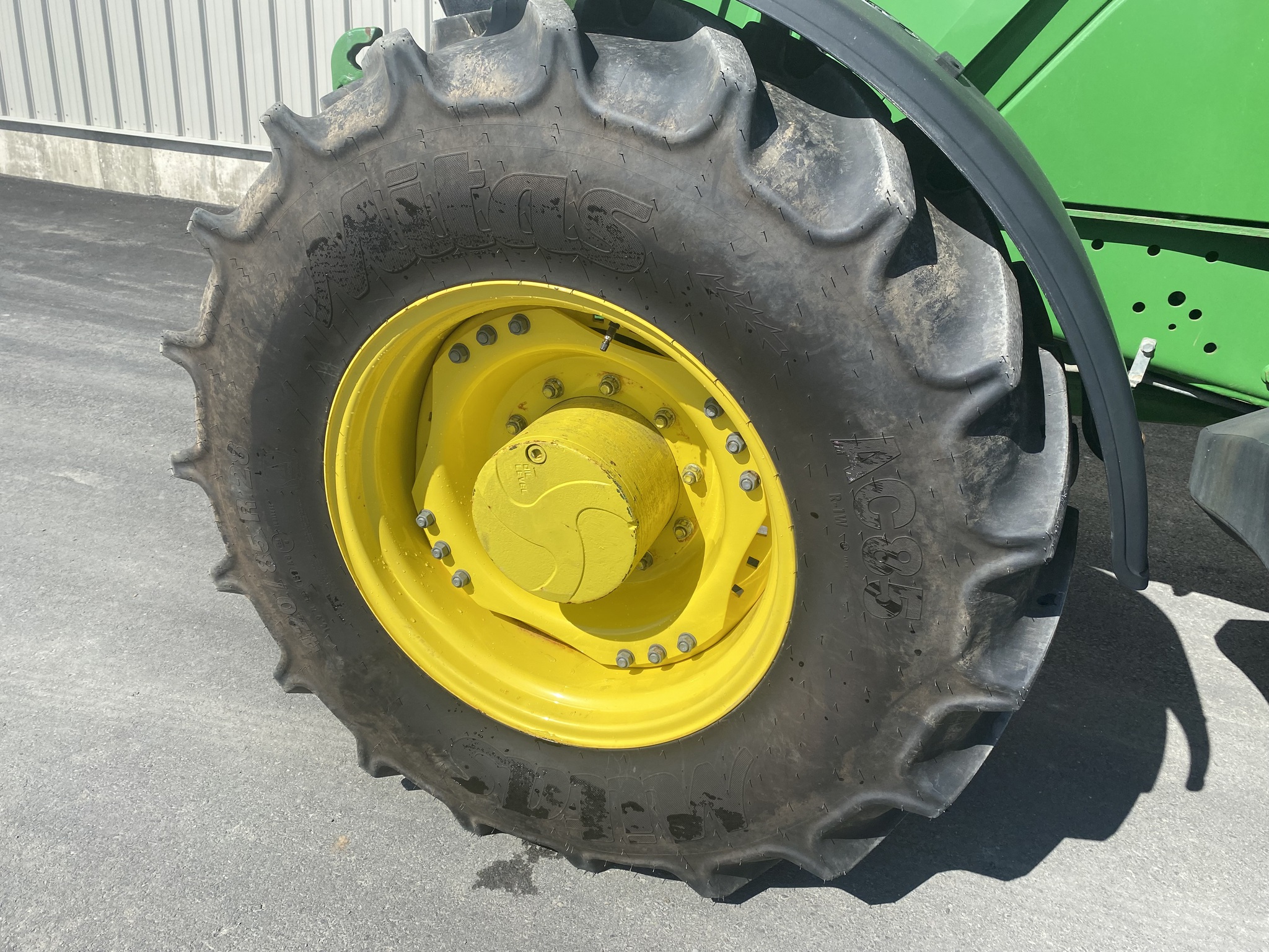 2020 John Deere 6155R Image 5