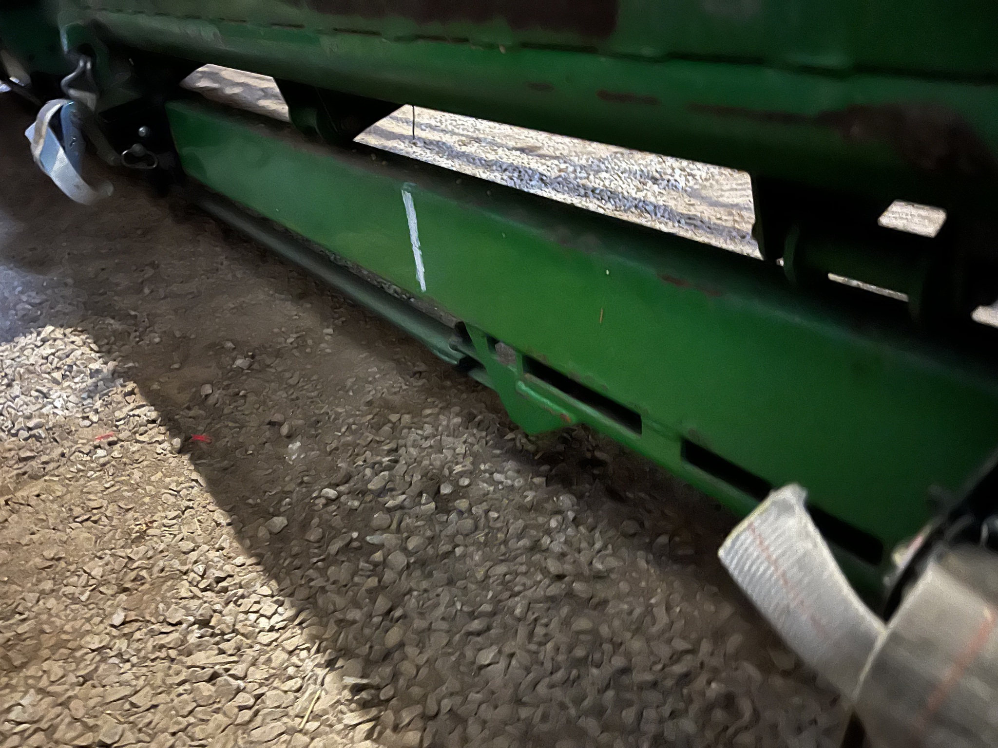 Used 2005 Unverferth RRT36 roadrunner Header carts at Koenig Equipment in Franklin, IN - PhotoXL13