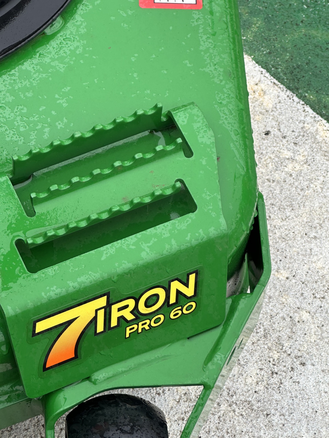 2025 John Deere Z930M Image 7
