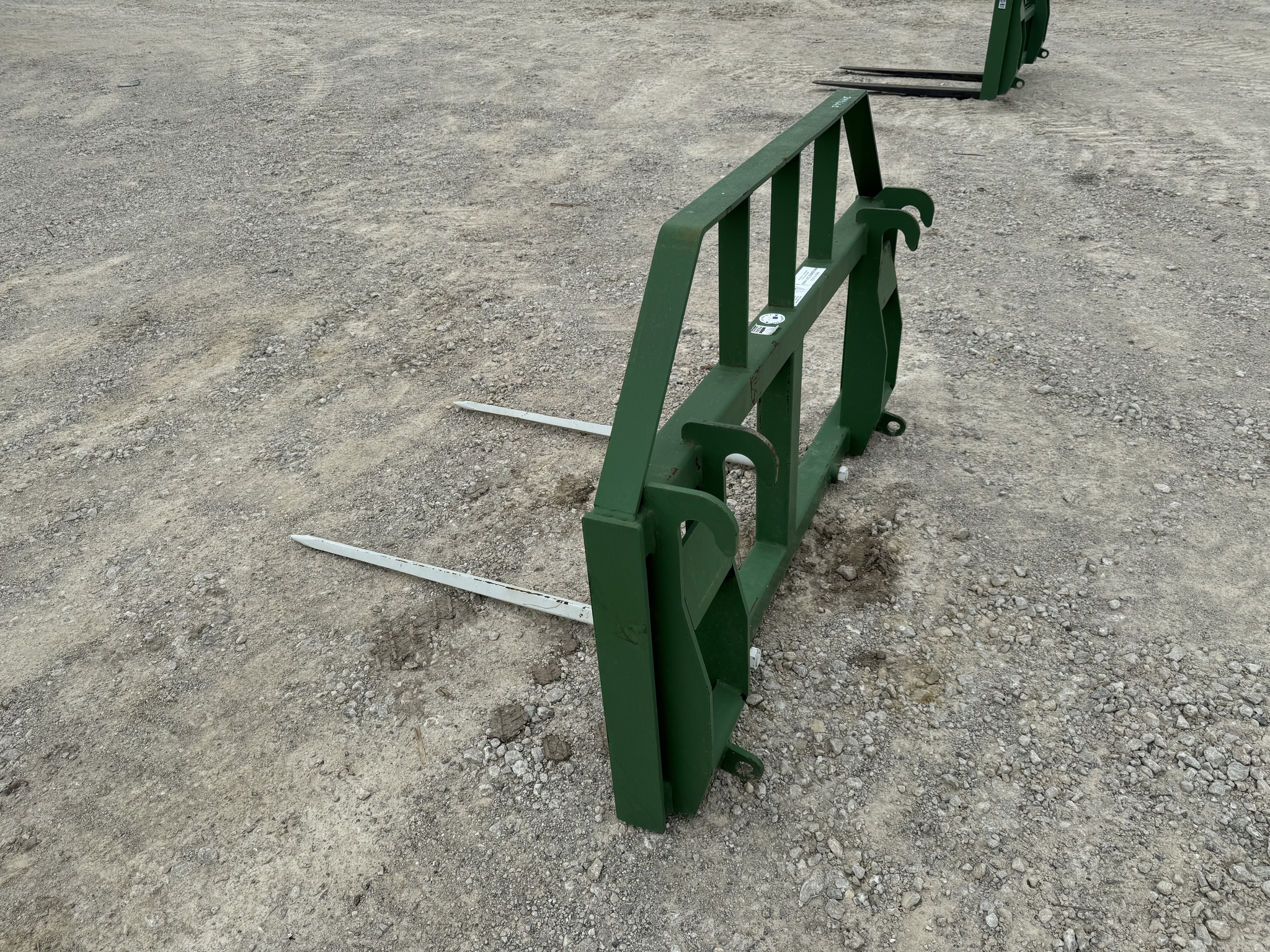  2019 TRI-L WW-2500QTDB1-H480 GREEN DOUBLE W 49" SPEARS29"X60" 2500# CAP at Heritage Tractor in Adrian, MO