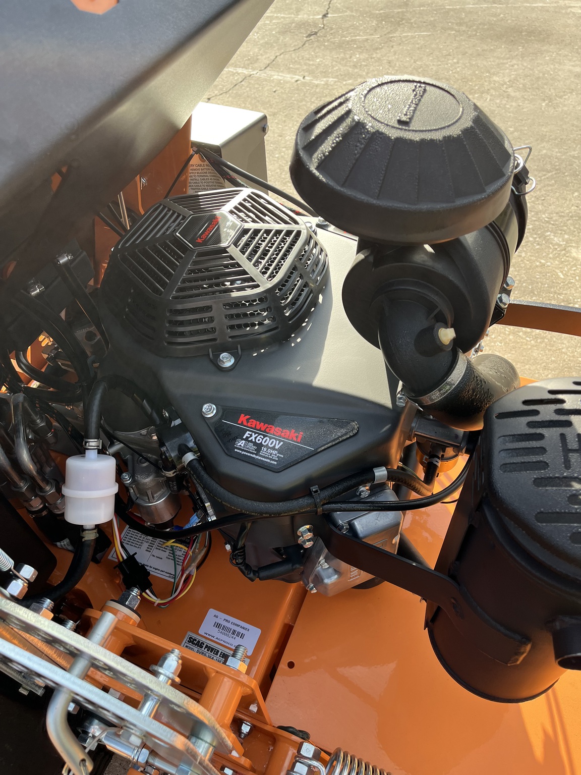 2024 Scag SVRII36A-19FX V-RIDE 36IN Image 4