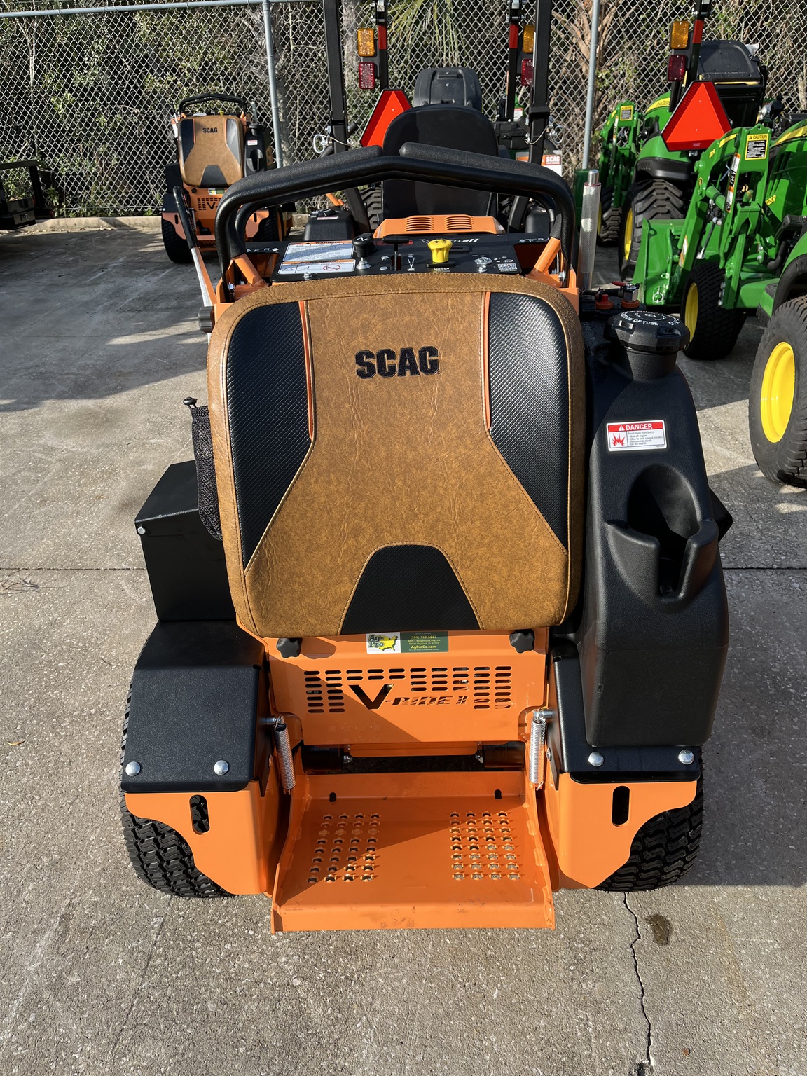 2024 Scag SVRII36A-19FX V-RIDE 36IN Image 2