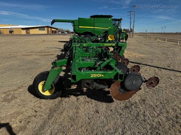 2014 John Deere 2510H | Nutrient Application | MachineFinder