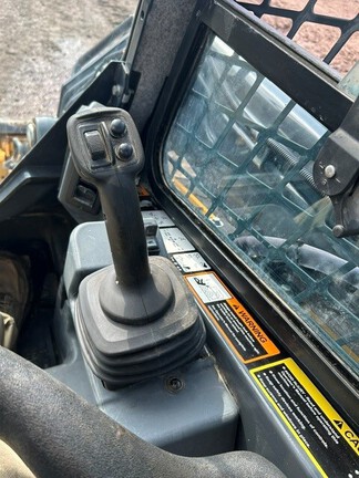 2023 John Deere 320G