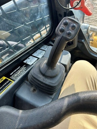 2023 John Deere 320G