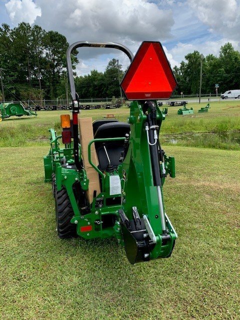 2023 John Deere 1025R Image 6