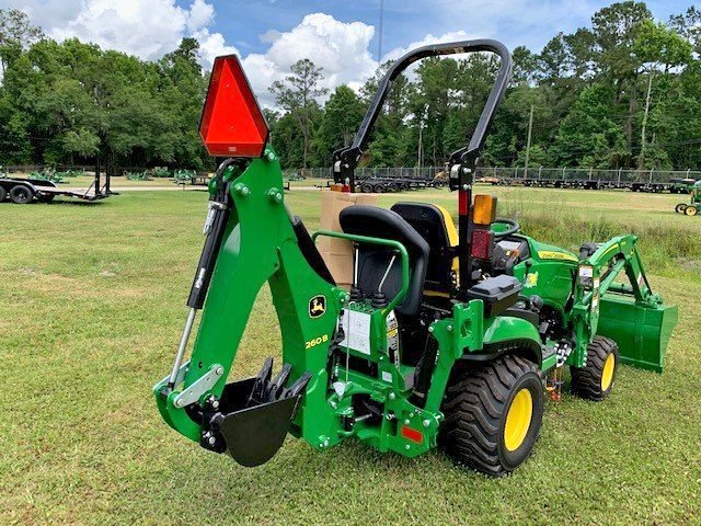 2023 John Deere 1025R Image 5