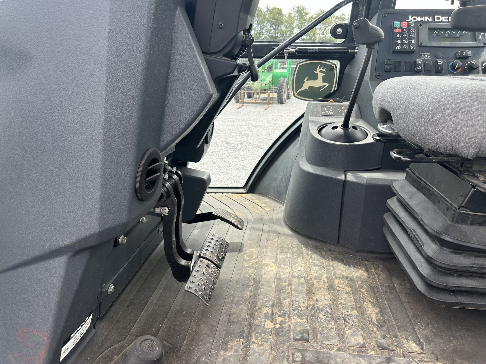 2022 John Deere 310SL Image 16