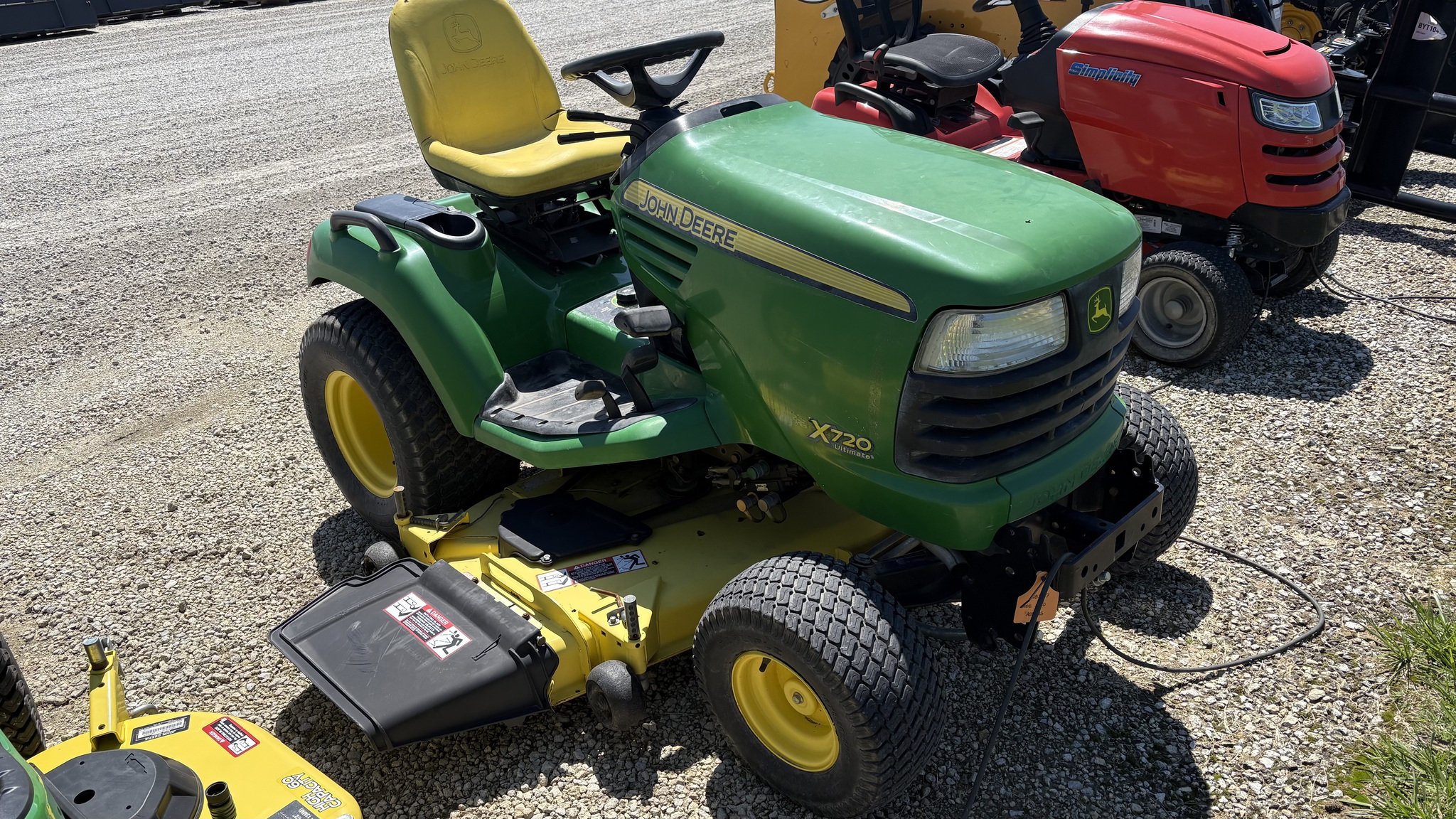 2008 John Deere X720 Image 1