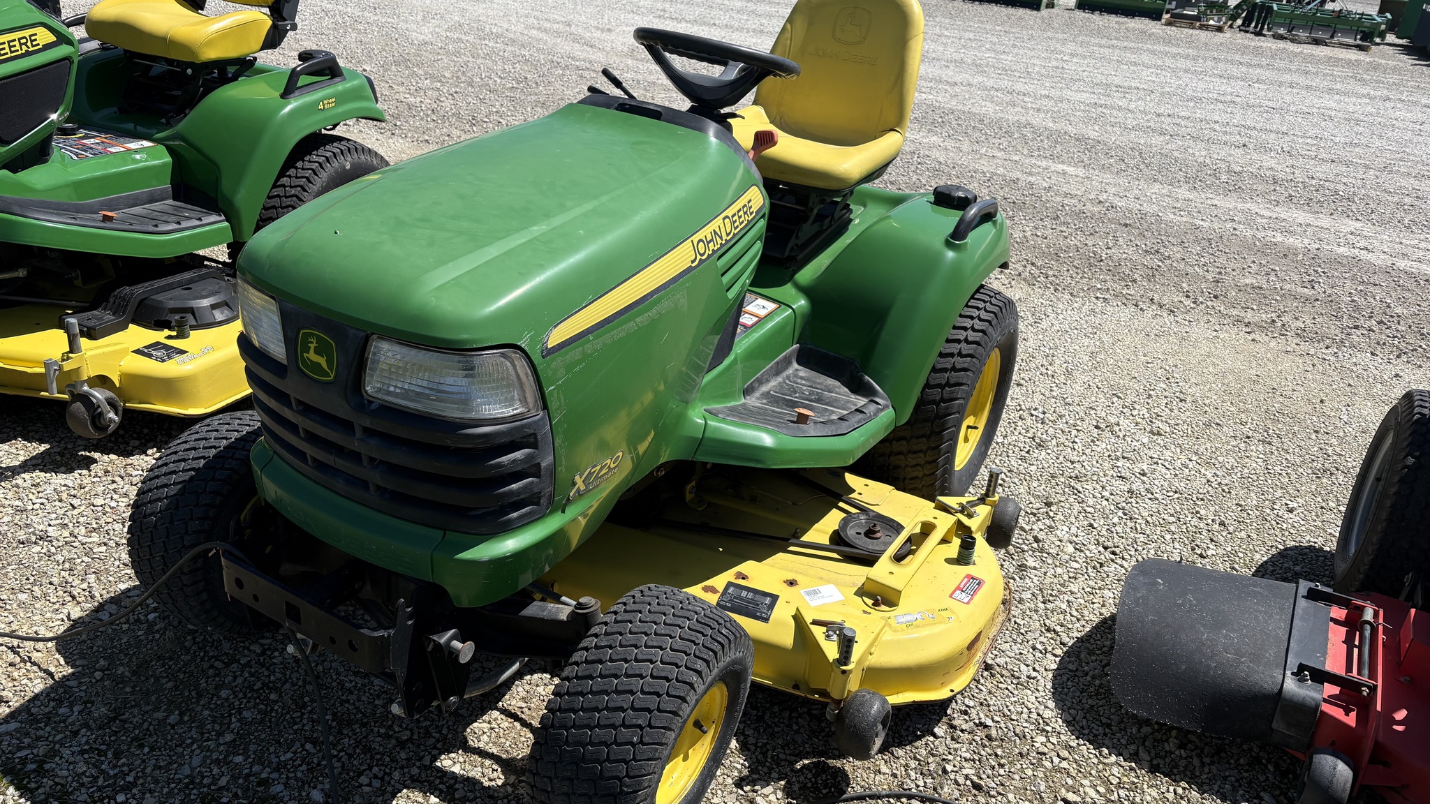 2008 John Deere X720 Image 2