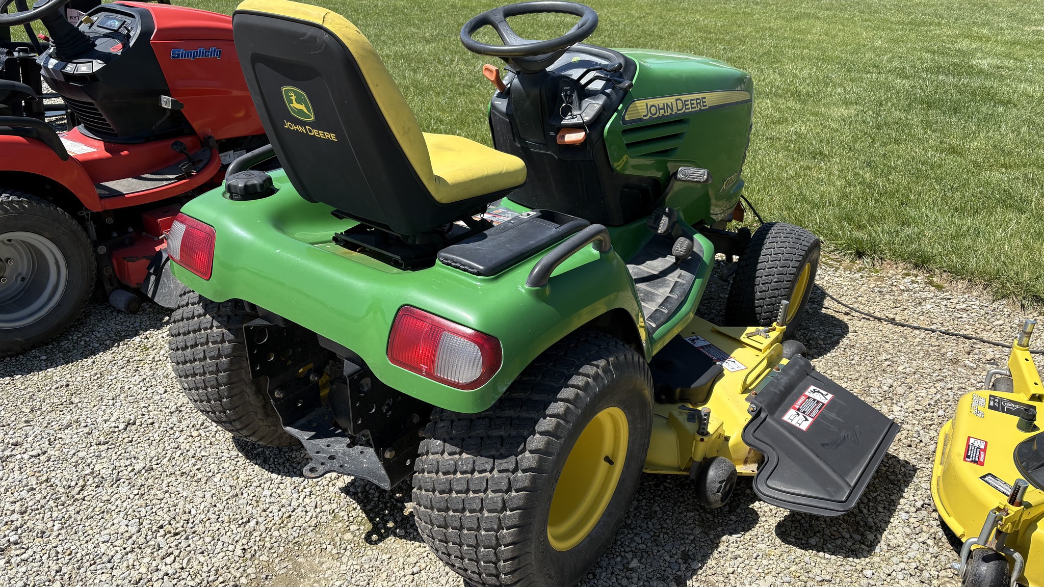 2008 John Deere X720 Image 4