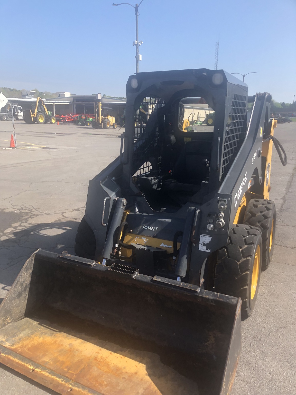 2020 John Deere 318G Image 6