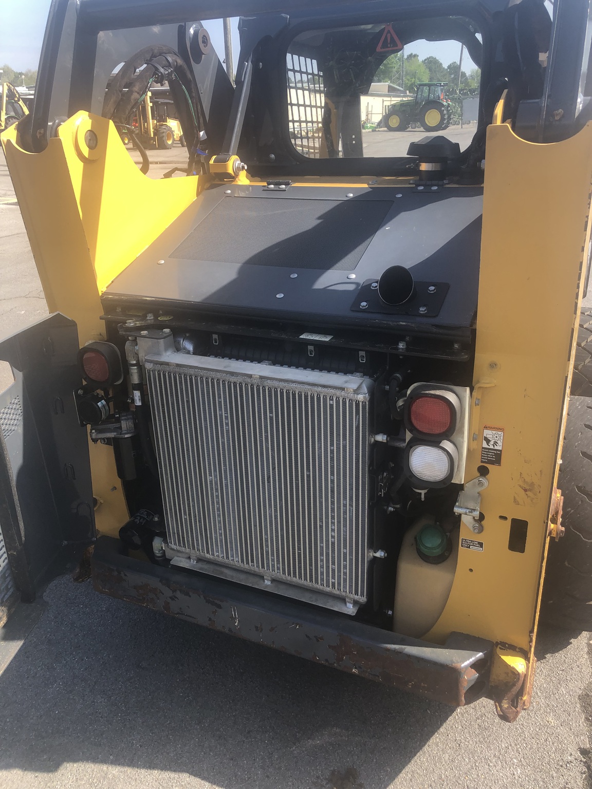 2020 John Deere 318G Image 8