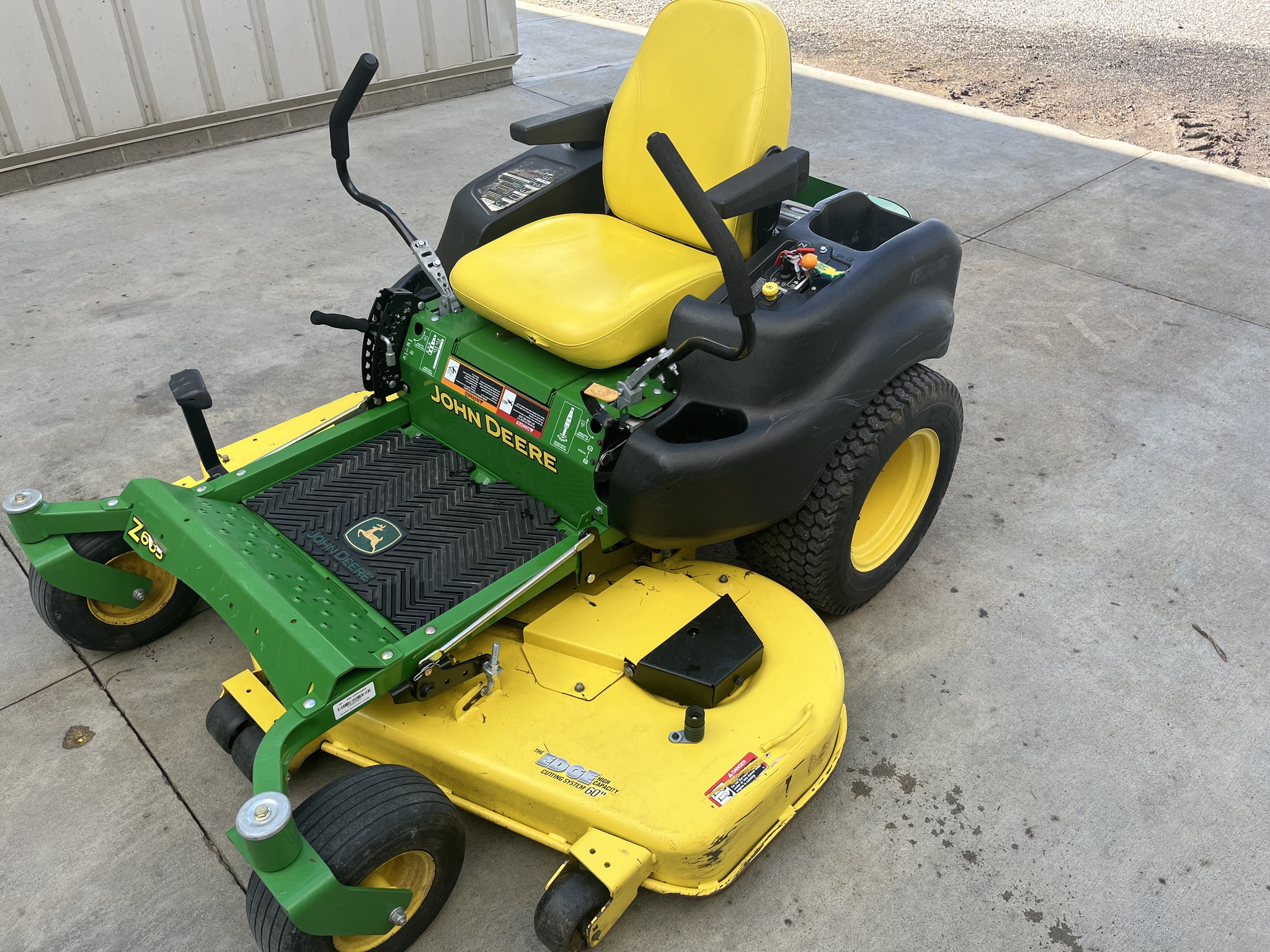 2014 John Deere Z665 ZeroTurn Mowers Zanesville, OH